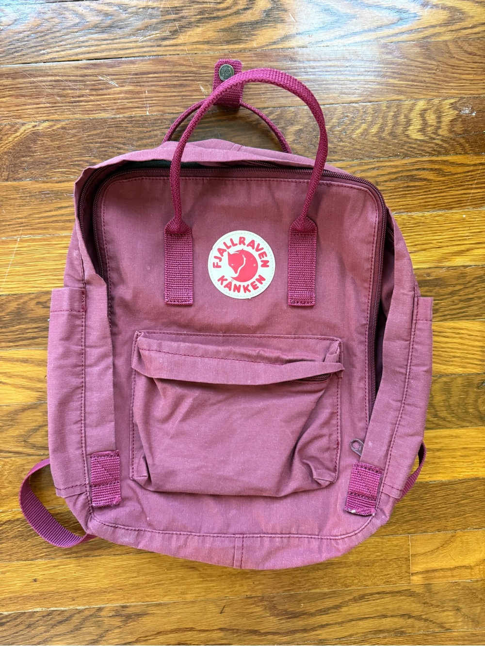 Fjallraven Kånken Classic Backpack - Red